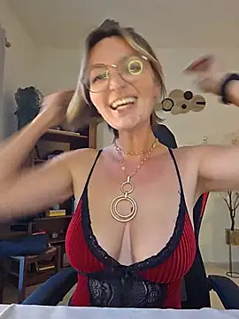 MissMialicious online show from May 14, 2026, 4:25 pm