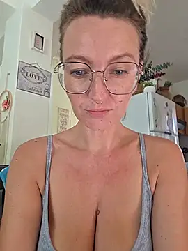 MissMialicious online show from July 25, 2026, 7:28 am