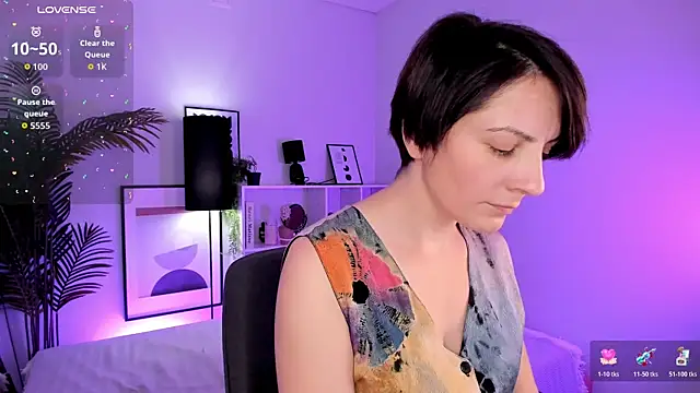 LorenDaze online show from July 22, 2026, 2:09 pm