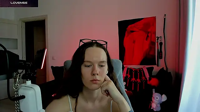 DivineBite online show from July 13, 2026, 3:04 pm