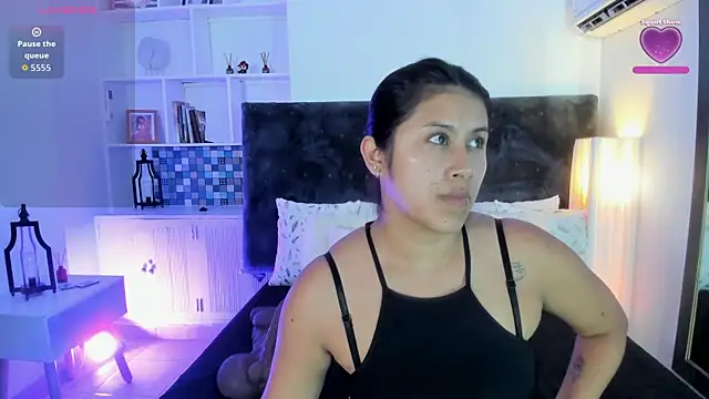 Karlagonzales  online show from June 25, 2026, 6:56 pm