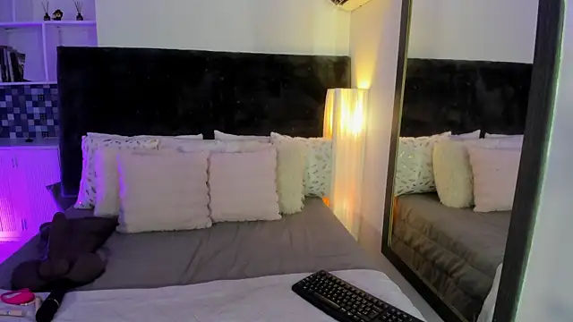 Karlagonzales  online show from July 2, 2026, 6:58 pm