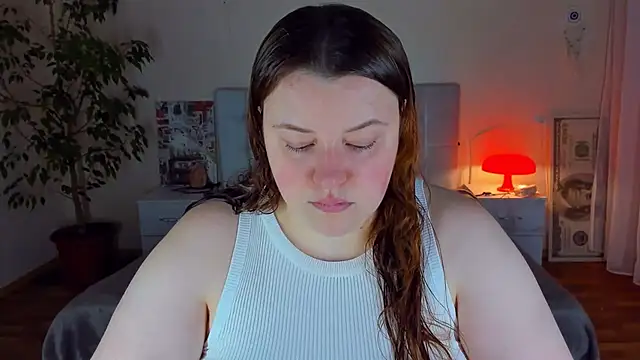 PolinaSalvatore online show from July 22, 2026, 5:27 pm