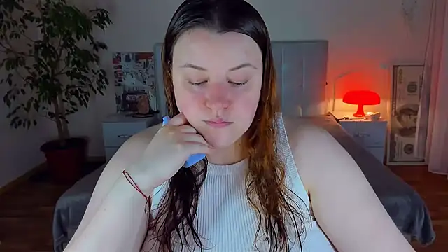 PolinaSalvatore online show from July 24, 2026, 5:22 pm