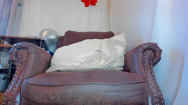 danidollxxx online show from July 22, 2026, 2:47 am