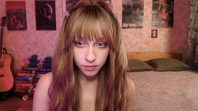Friendly Ellie online show from July 26, 2026, 12:19 am