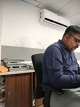 Desi Londa 143 online show from June 22, 2026, 3:25 am
