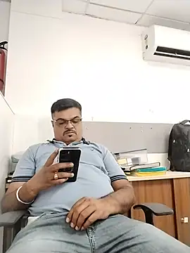 Desi Londa 143 online show from July 4, 2026, 5:46 am