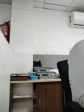 Desi Londa 143 online show from July 7, 2026, 6:47 am