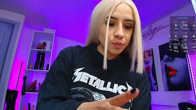 kayilyn online show from July 23, 2026, 2:15 pm