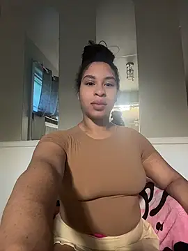 mellowyelloo online show from July 15, 2026, 10:09 am