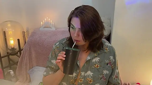 LadyHotHotXz online show from July 4, 2026, 8:15 pm