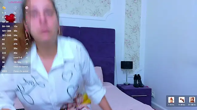 KarinaNoir online show from July 9, 2026, 3:54 am