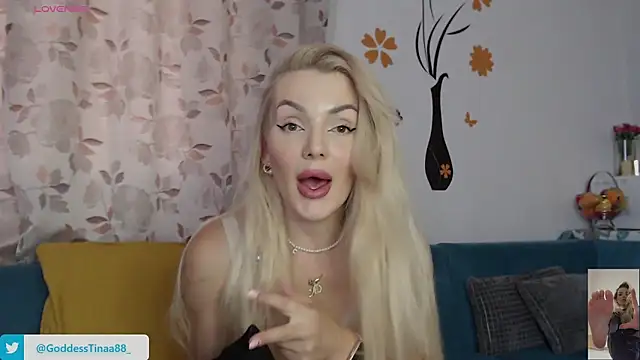 Snapshot of Goddess_Tina chatting on September 20, 2025, 2:51 pm Goddess Tina online show from September 20, 2025, 2:51 pm