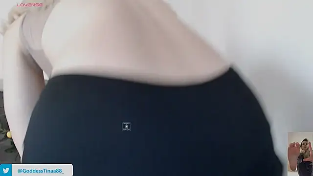 Snapshot of Goddess_Tina chatting on April 12, 2026, 3:28 pm Goddess Tina online show from April 12, 2026, 3:28 pm
