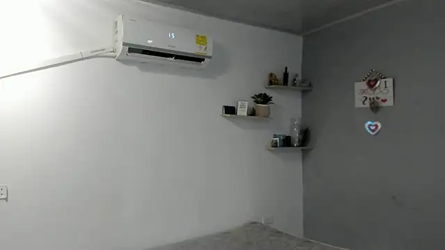 Kris Khalifa69 online show from June 24, 2026, 4:17 pm
