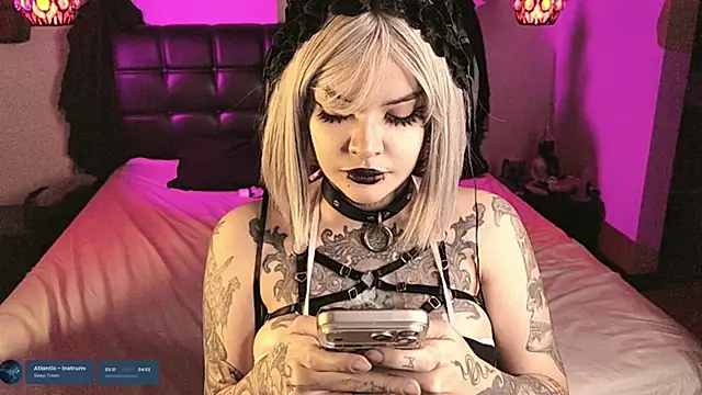 Snapshot of Noxarcane chatting on July 2, 2026, 12:21 am Noxarcane online show from July 2, 2026, 12:21 am