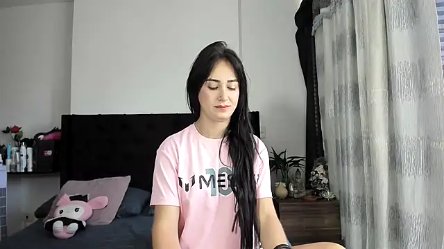 AndreaStivens online show from August 1, 2026, 1:32 pm