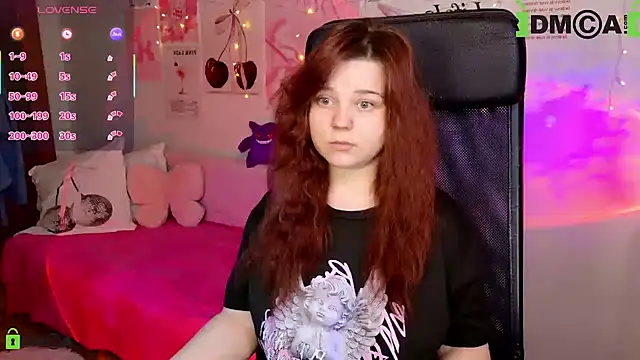 StellaMilla online show from April 24, 2026, 2:47 am