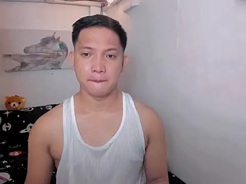 xSebastian19 online show from May 8, 2026, 4:51 am