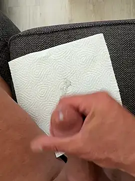 funfunfouryou69 online show from June 25, 2026, 1:26 pm