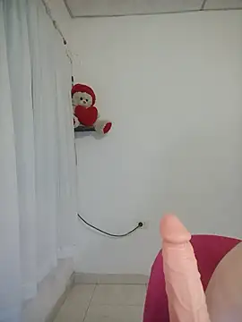 lorenitabella online show from July 8, 2026, 8:41 am