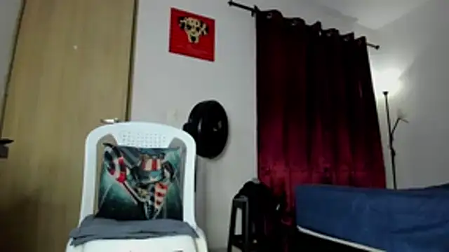 Cloudy pigDude online show from June 12, 2026, 4:11 am