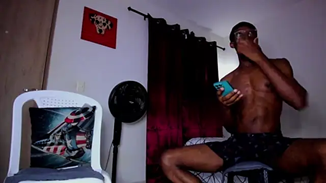 Cloudy pigDude online show from June 18, 2026, 4:46 am