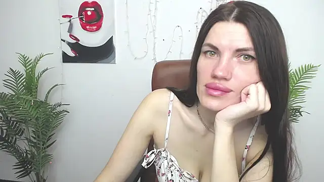 Snapshot of MilaLoona chatting on May 8, 2026, 6:08 am MilaLoona online show from May 8, 2026, 6:08 am