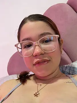 Snapshot of Lucyklein2022 chatting on July 23, 2026, 1:31 pm Lucyklein2022 online show from July 23, 2026, 1:31 pm
