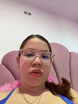 Snapshot of Lucyklein2022 chatting on July 24, 2026, 1:53 pm Lucyklein2022 online show from July 24, 2026, 1:53 pm