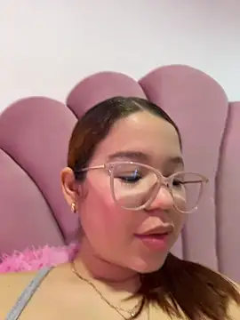 Snapshot of Lucyklein2022 chatting on July 25, 2026, 2:03 pm Lucyklein2022 online show from July 25, 2026, 2:03 pm
