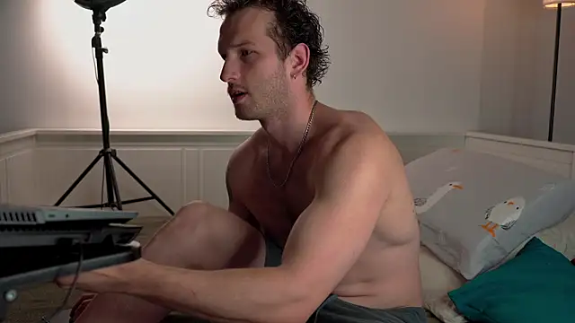 VIktorSecret online show from August 1, 2026, 4:23 am