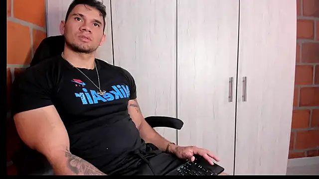 GendersonFit online show from July 17, 2026, 9:30 pm