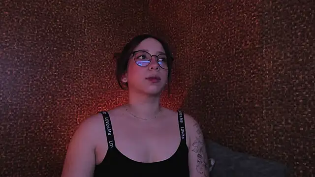 Apartment28 online show from June 13, 2026, 2:31 am