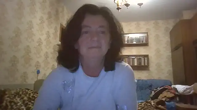 GypsiQueen2 online show from July 24, 2026, 9:02 pm