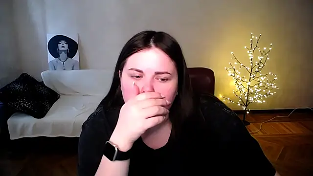 Emily Mo online show from June 20, 2026, 6:16 am
