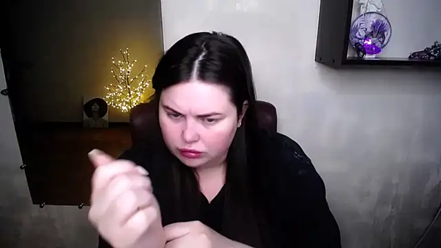 Emily Mo online show from June 27, 2026, 6:18 am