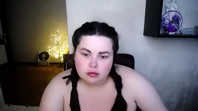 Emily Mo online show from June 28, 2026, 6:08 am