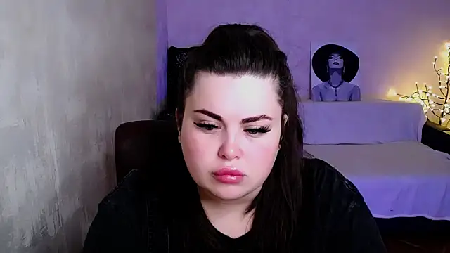 Emily Mo online show from July 26, 2026, 5:48 am