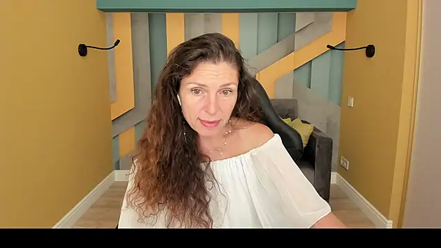 EllaLong online show from July 24, 2026, 12:14 pm