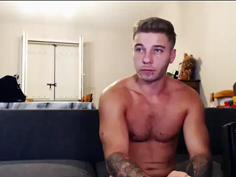 Elkafit28 online show from June 19, 2026, 10:02 pm