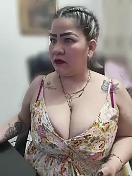 Dalessa Bigtits online show from June 27, 2026, 3:44 am