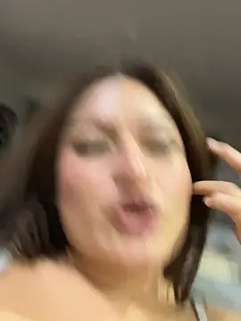 LuceroRm online show from June 4, 2026, 2:39 am