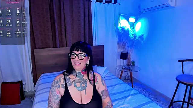VampGirl1 online show from July 19, 2026, 1:37 pm