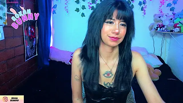 Roxanbunny1 online show from July 8, 2026, 4:06 am