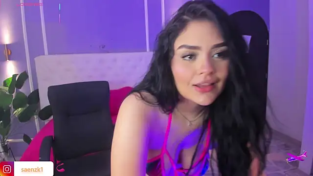martinasaez online show from June 19, 2026, 7:50 pm