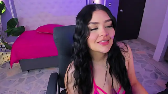 martinasaez online show from July 6, 2026, 8:22 pm