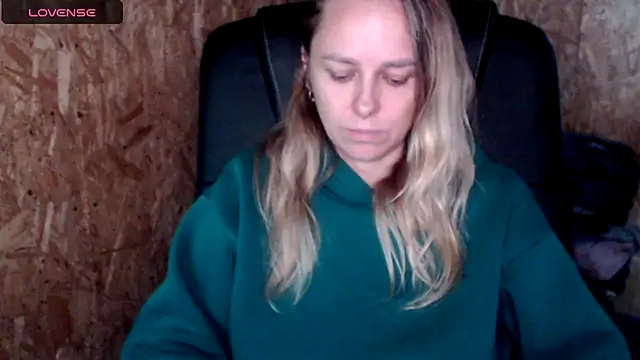 Snapshot of las_sweet chatting on July 7, 2026, 3:27 pm las sweet online show from July 7, 2026, 3:27 pm