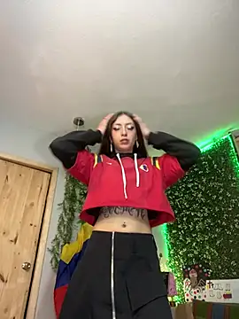 VickyJackson  online show from July 8, 2026, 12:48 am